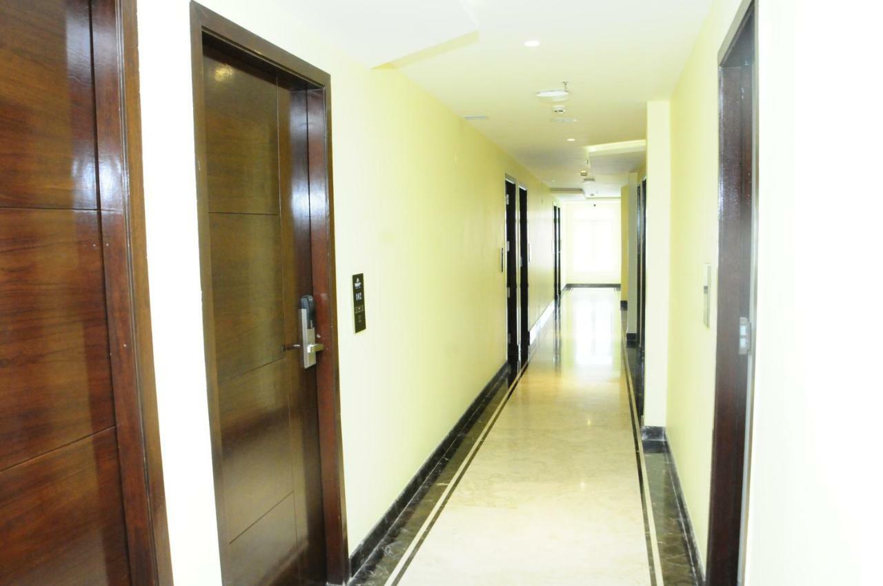 Cliff Embassy Banquet And Suites Shimoga Exterior photo